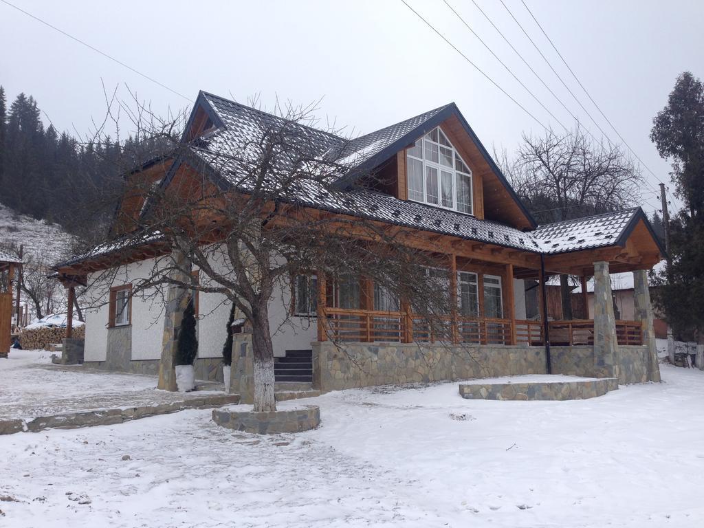Cottage Familiya Verkhovyna Exterior foto